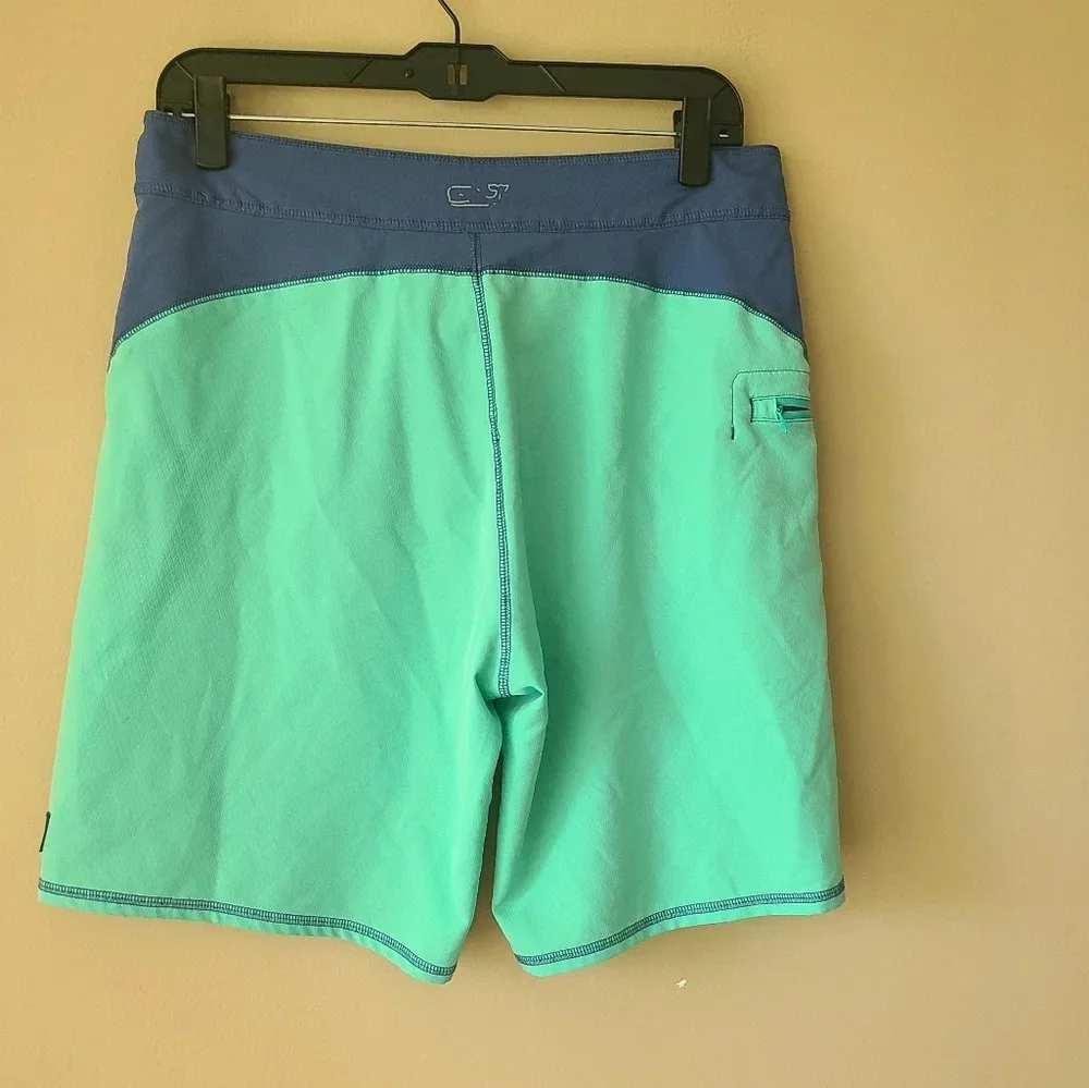 Vineyard Vines good